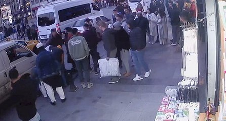 Fatih’te kapkaççıyı çevredeki vatandaşlar yakaladı