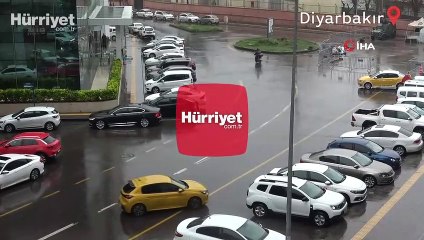Meteoroloji uyardı, Diyarbakır’da sağanak yağış başladı