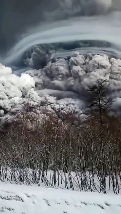 Pamje te frikshme nga Rusia, shperthen vullkani Sivelich