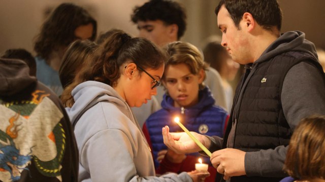 « Il y a des gens que je connaissais » : à Marseille, le recueillement après le drame