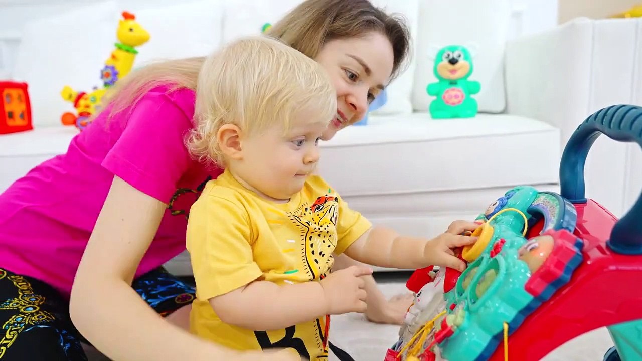 3 Kids Roma Show Diana and Roma - Hardworking Mother Story