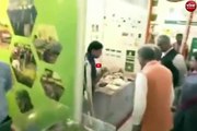 Video: CM Yogi को कैमरे पर दिखाने के लिए हटाए गए मंत्री, Akhilesh ने Share किया Video