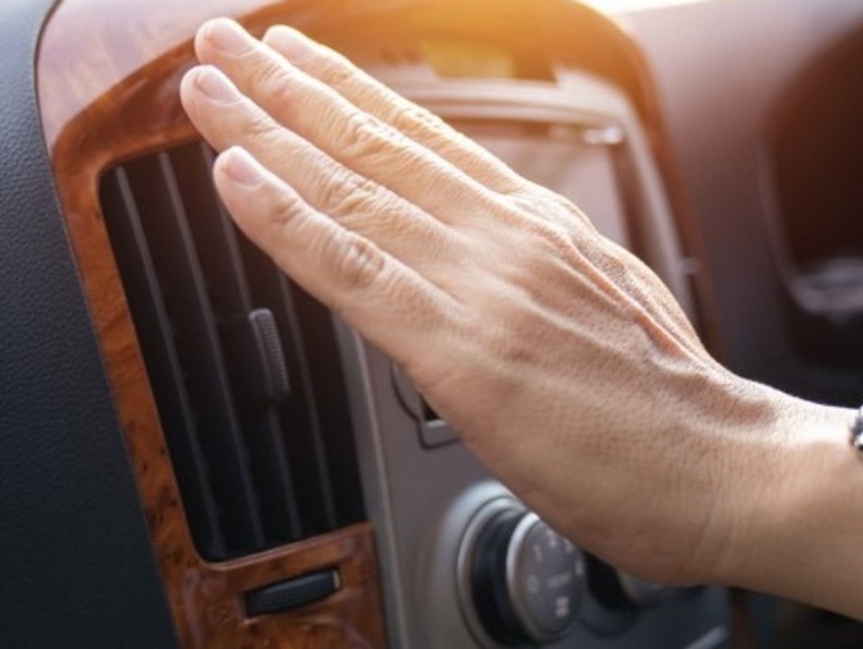 Pilzgefahr! Das ist bei der Klimaanlage im Auto zu beachten