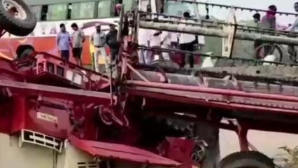बक्सर: हार्वेस्टर के पलटने से उप चालक की मौत, परिजनों में मचा कोहराम