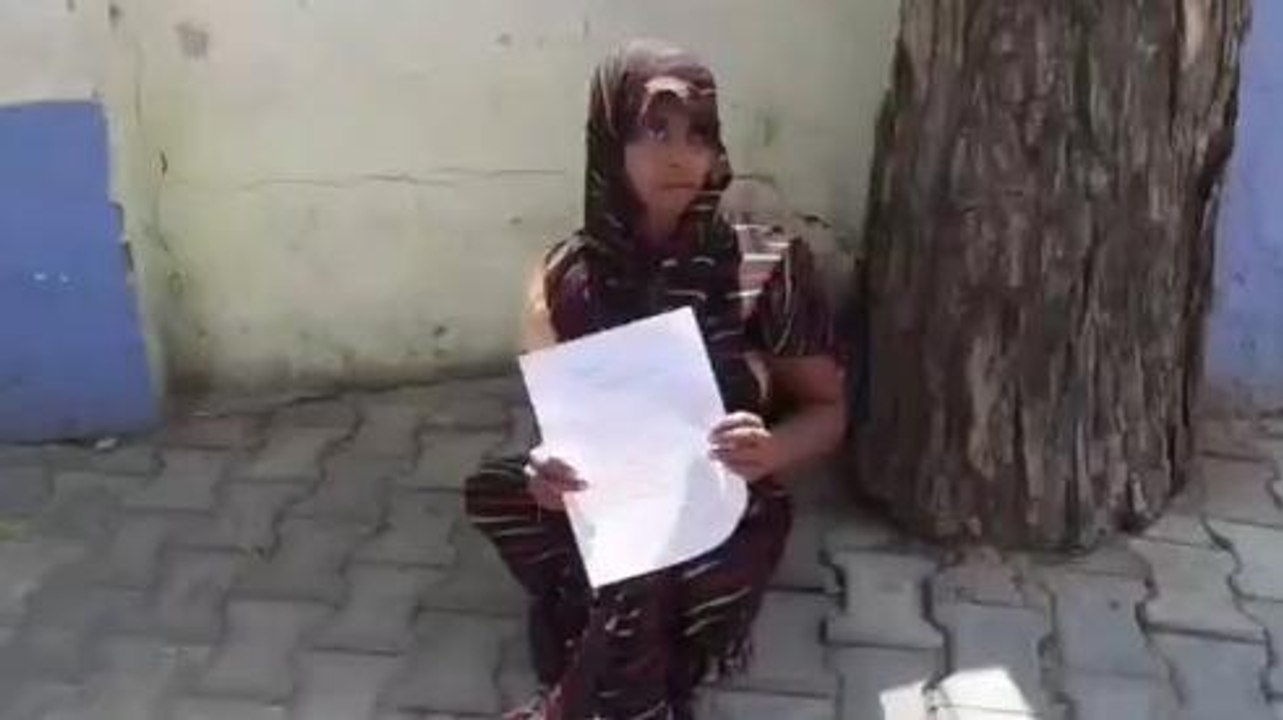 मैनपुरी: दिव्यांग महिला को दबंगों ने पीटा, शिकायत लेकर पीड़िता पहुंची एसपी कार्यालय