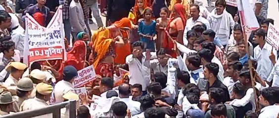 मोबाइल डीजे पर लगा प्रतिबंध हटाने की मांग