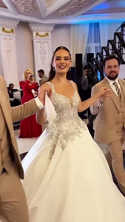 Motrat me Vllezrit ❤️--__nusenuse _nuseshqiptare _nusetime _nusekosovare _albanianbride _albanianwedding _bridetobe _bridedress _bride _bridemakeup _bridestyle _bridemaids _bride2023 _albanian _kosovo _veshjetradicionale _veshjenuserie _(