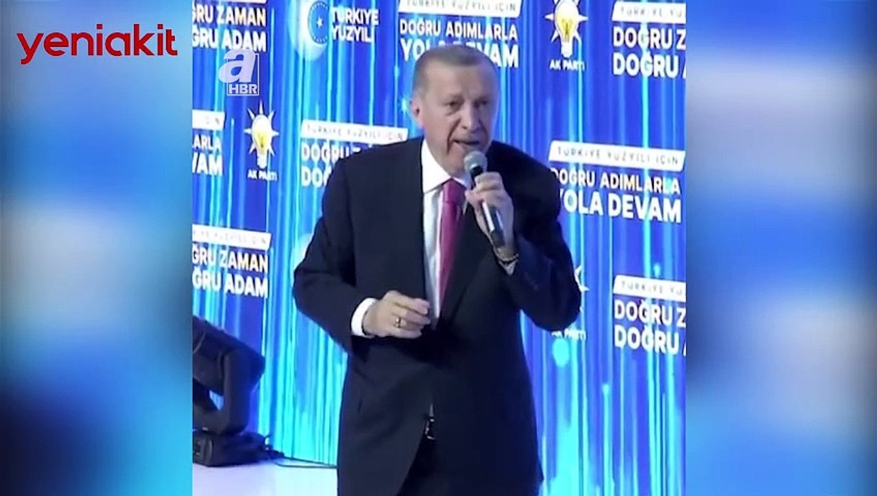Cumhurbaşkanı Erdoğan'ın dikkatini çeken pankart! Salonda alkış tufanı koptu