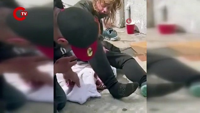 ABD'de bir kadın sokak ortasında doğum yaptı