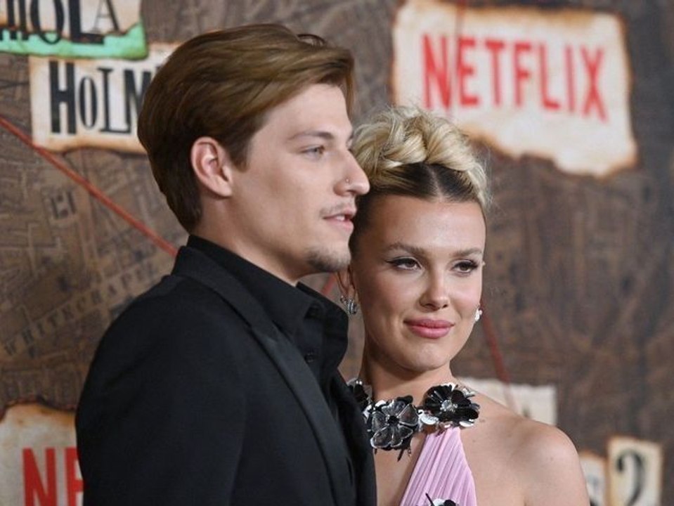 À seulement 19 ans, la star de la série Netflix, "Stranger Things", Millie Bobby Brown, est en route pour le mariage !