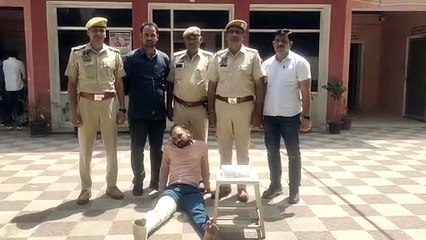 हिस्ट्रीशीटर ने  पुलिस से बचने के लिए बाइक को गड्ढे में कुदाई, पांव टूटा