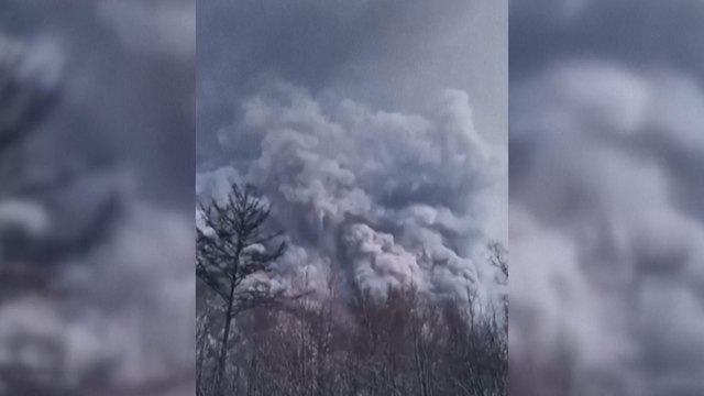 Russie : un spectaculaire nuage de cendres provoqué par l’éruption d’un volcan