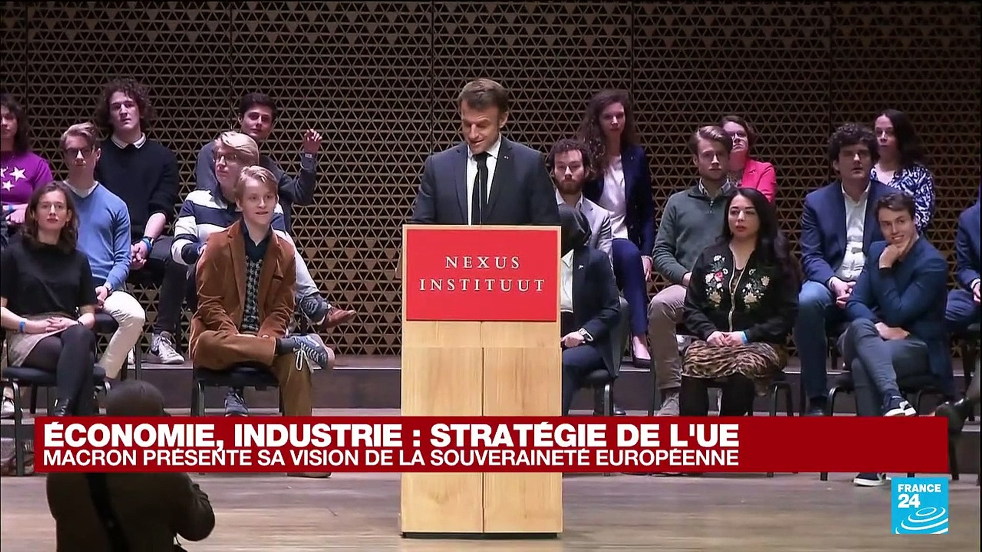 A La Haye, Emmanuel Macron évoque la souveraineté économique et industrielle de l'Europe