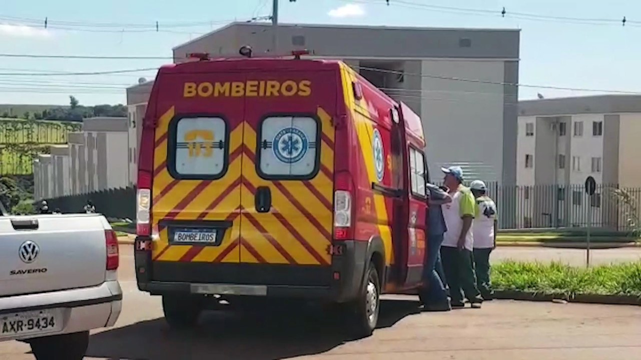 Motociclista tem grave lesão na perna após colisão com utilitário no Conjunto Riviera