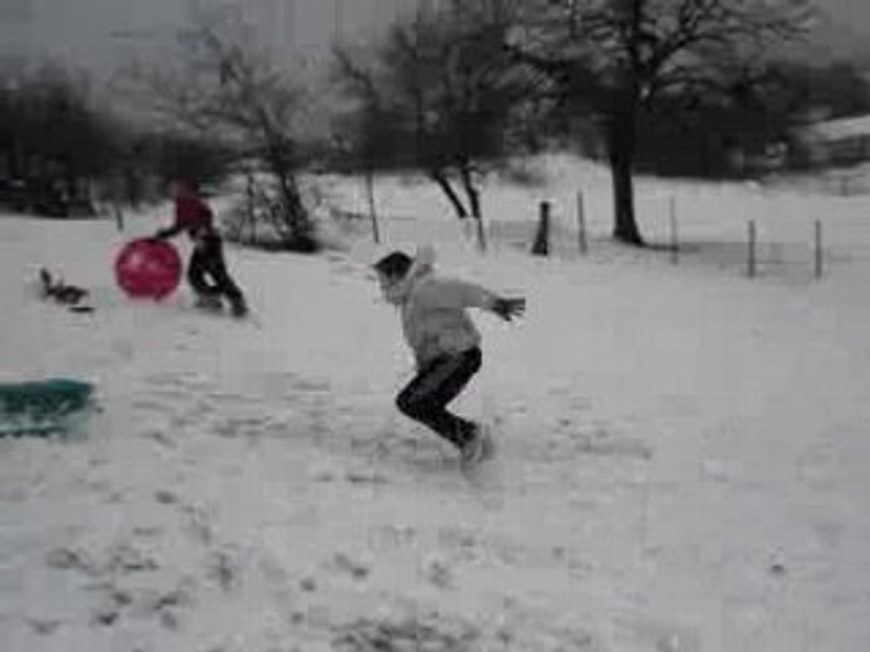 Régis fait de la luge ! [Timothée]
