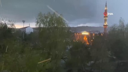 Aksaray dolu yağışıyla beyaza büründü