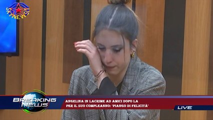 Angelina in lacrime ad Amici dopo la  per il suo compleanno: 'Piango di felicità'