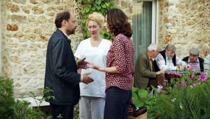 ADIEU BERTHE - l'enterrement de mémé - Bande annnonce