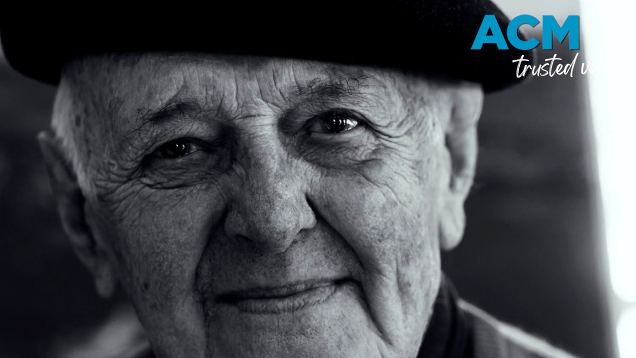 Acclaimed Australian landscape artist John Olsen dies aged 95 video