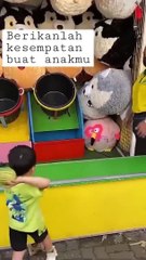 Video ini memberikan bukti bahwa yg muda kadang bisa lebih baik dari orang tua.