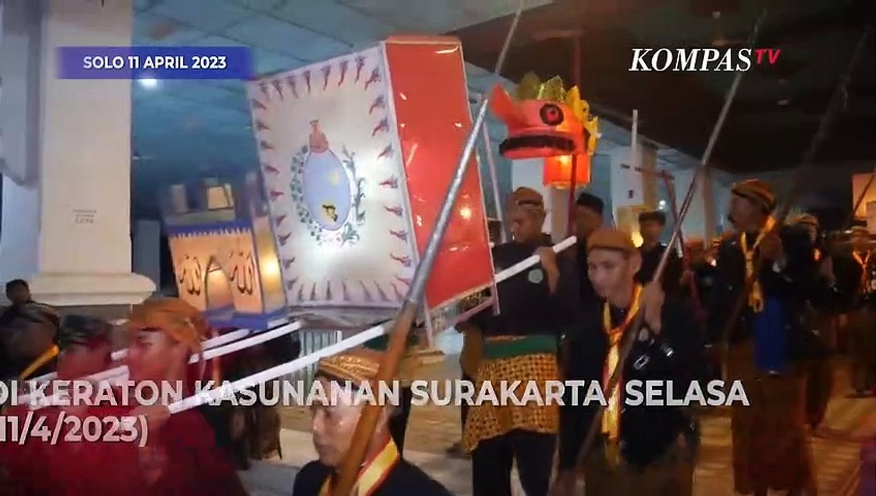 Kirab Lampu Ting dan Seribu Tumpeng Sambut Lail...