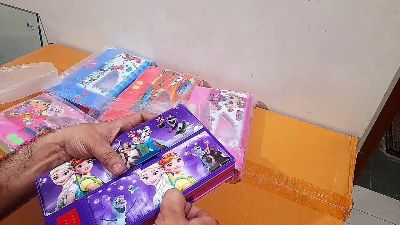 Unboxing and Review of Multipurpose Jumbo Dual Side Magnetic Multifunctional Pencil Box with 3 Pencils and Key Chain for Kids