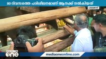 പി.ടി 7 എന്ന ധോണിയെ കാണാൻ വനം മന്ത്രിയെത്തി