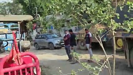 थाने के सामने खड़े डंपर से 75 हजार की ईसीएम प्लेट चोरी