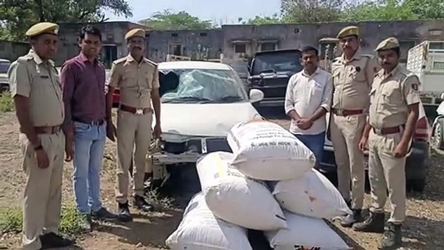दस किमी पीछा किया, जंगल में कार छोड़ भागे तस्कर, 120 किलो डोडा बरामद