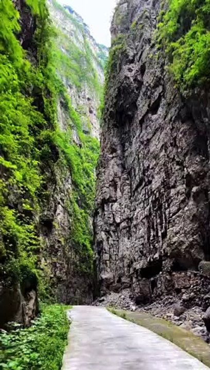 From the Leshan Canyon Trail, Sichuan, China....#自然 #snow #river #旅行 #風景 #sky #instagram #photograph.....nation #sunshine #forest #lake #sun #roads #china #summer #shanghai #hkig #hongkong #hk #guangzhou #winter #taiwan