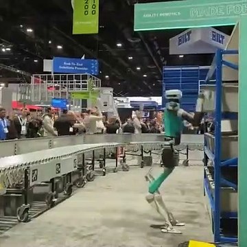 Kapitalizmin ağır çalışma koşulları robotu bile yorgunluktan bayılttı