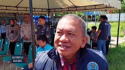 Viral, Puluhan Ton Sampah Mengalir di Selokan