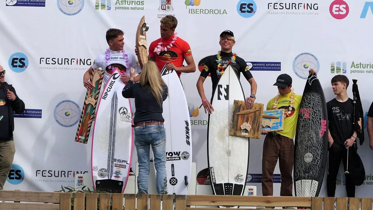 LOS VENCEDORES DEL CAMPEONATO DE SURF EN TAPIA 2023