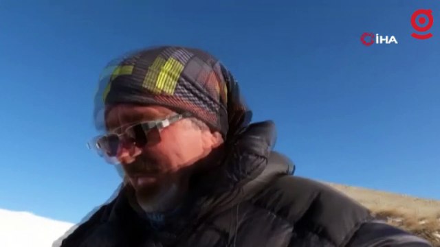 Uludağ'da nisan ortasında kar mağarası yapıp, gece konakladılar