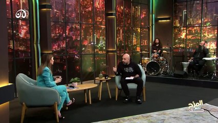 المزح نصو جد 24 | الإعلامية نسرين ظواهرة تغني تحت الطاولة