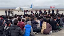 138 Afgan göçmen, uçakla ülkelerine geri gönderildi