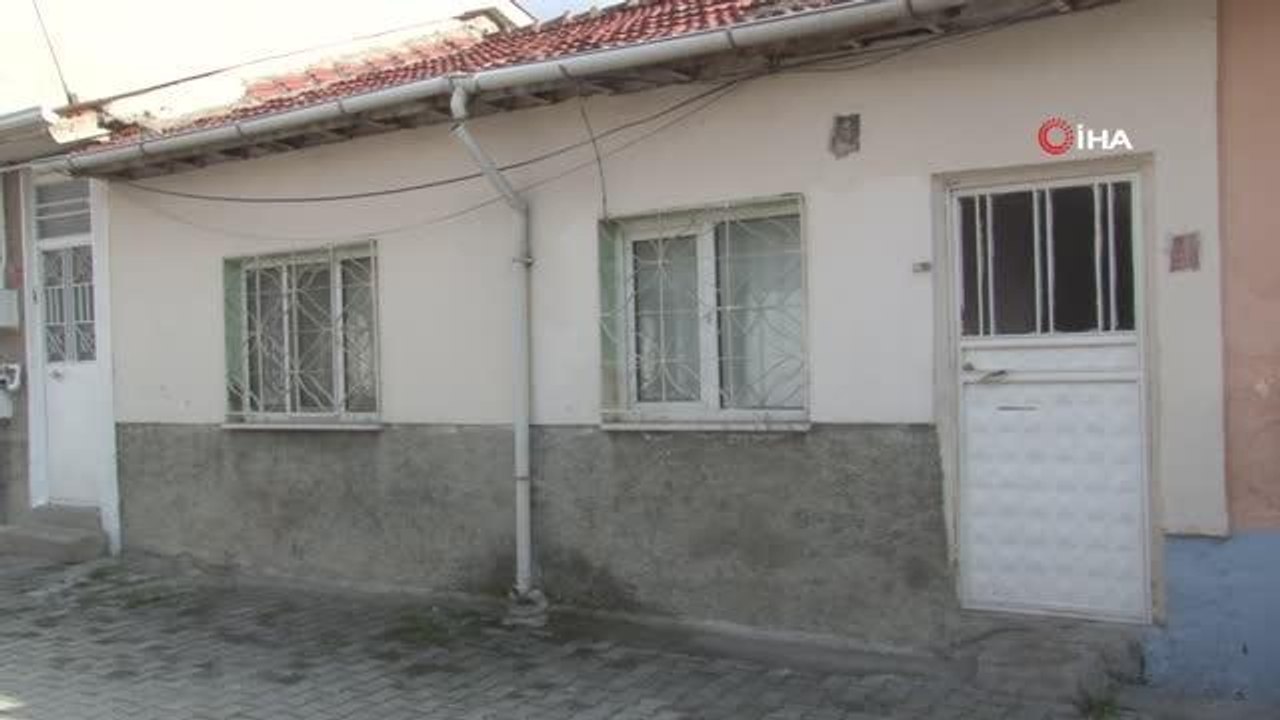 Temizliği yapılmayan çöp evin komşuları isyan etti