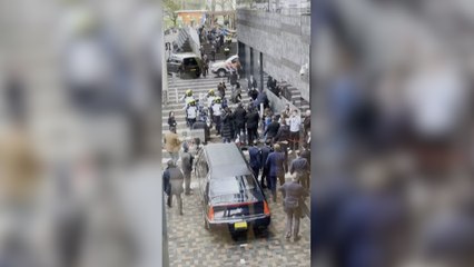 Visite de Macron à l’université d’Amsterdam : un manifestant plaqué au sol et interpellé