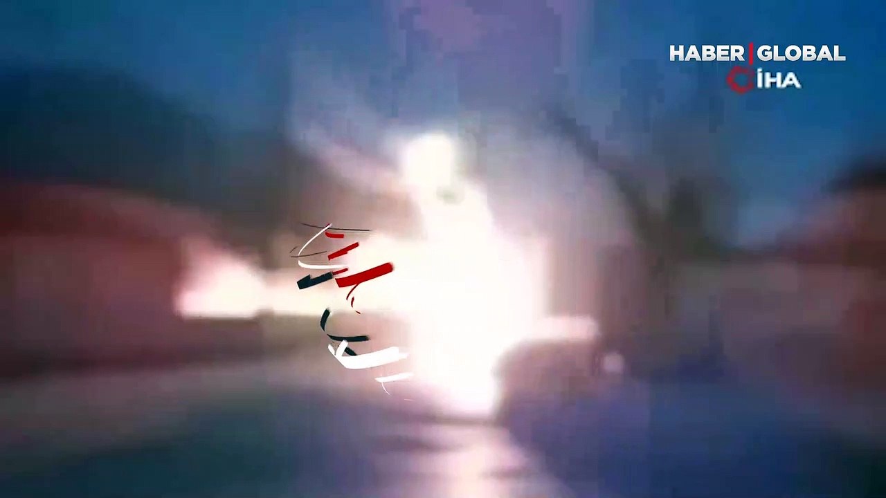 Büyük korkuya neden olan anlar kamerada! Peşe p...