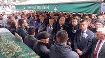 Önder Aksakal'a cenaze töreninde tepki: Üç koltuğa partiyi sattınız