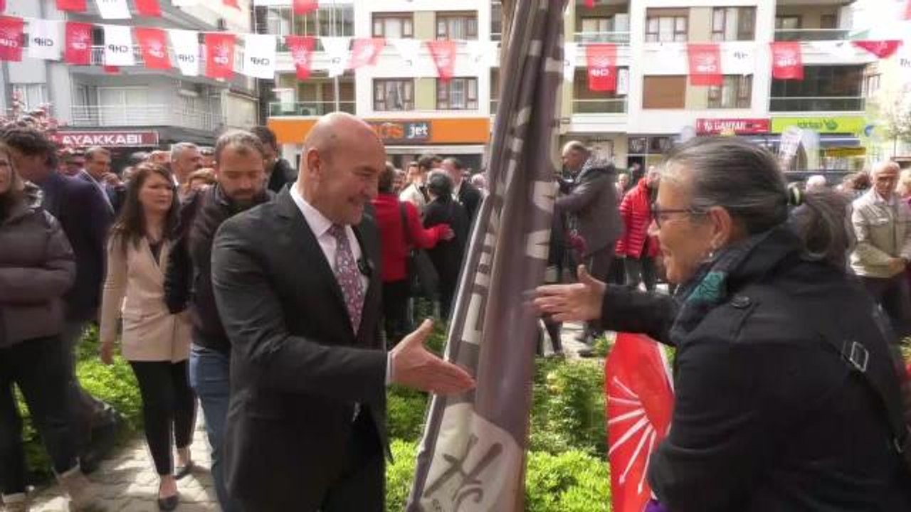 Chp, Ödemiş'te Kılıçdaroğlu'nun Seçim Ofisini Açtı. CHP İzmir İl Başkanı Aslanoğlu: "Bizi Bölmeye Çalışıyorlar Ama Toplumun Birleşmeye İhtiyacı Var"