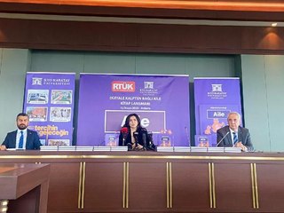 'Dijitale Kalpten Bağlı Aile' kitap serisi, ücretsiz dağıtılacak