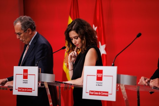 El Gobierno de Ayuso estudia prorrogar el contrato a la empresa que suministra patatas prohibidas a las residencias