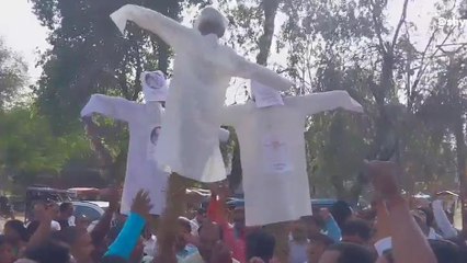 पूर्णिया: प्राथमिक शिक्षक संघ ने मुख्यमंत्री, उपमुख्यमंत्री और शिक्षा मंत्री का फूंका पुतला