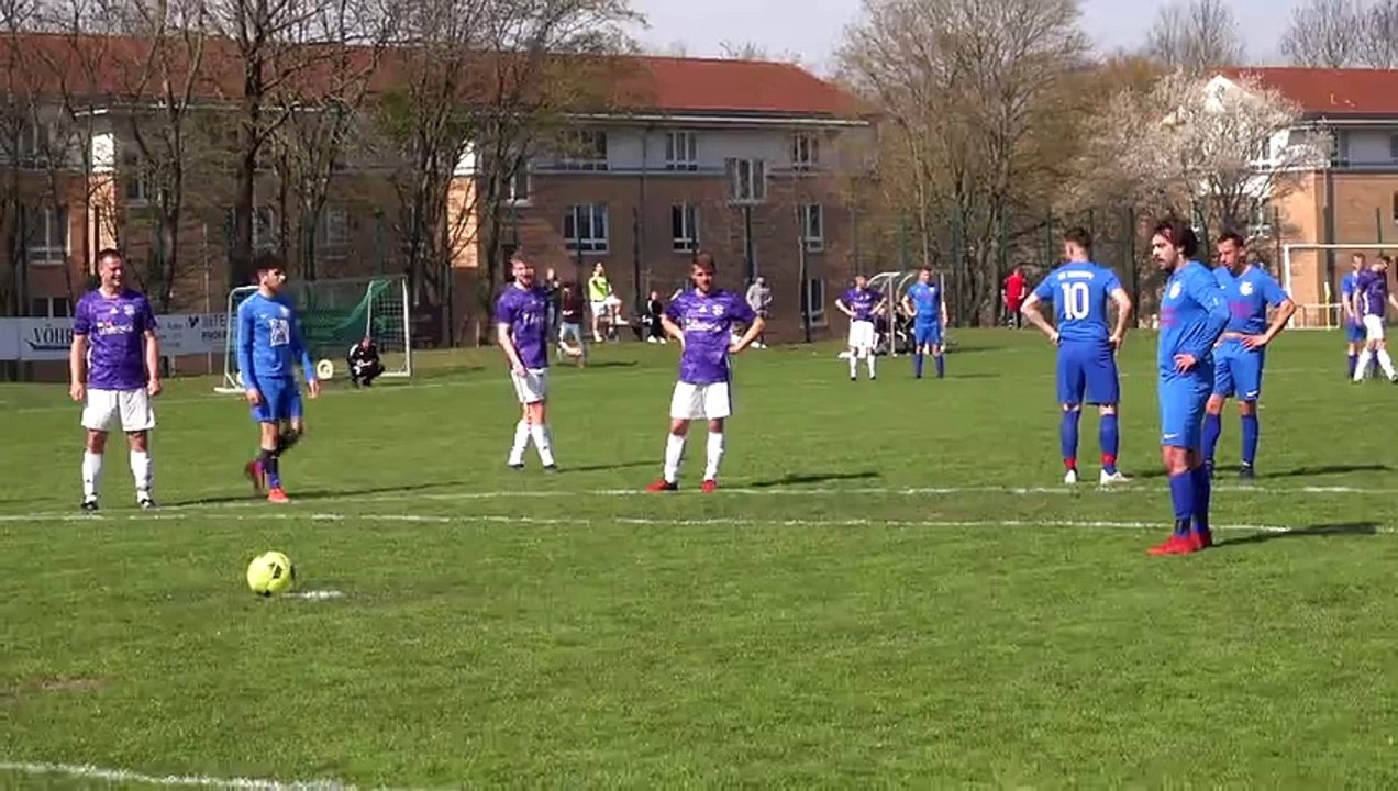 Elfmeter von Marvin Hinrichsen (Hainberg II) im Spiel gegen Niemetal