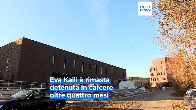Eva Kaili fuori dal cercere, per lei braccialetto elettronico