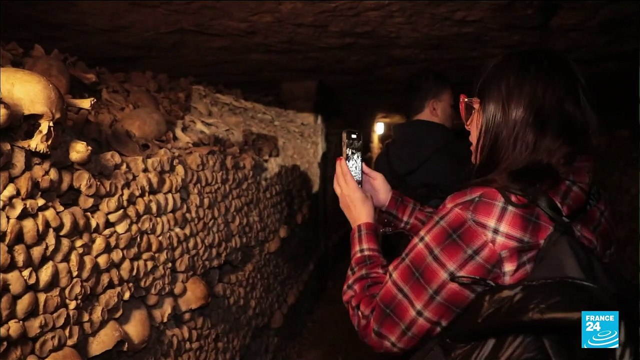 France : les catacombes de Paris attirent chaqu...