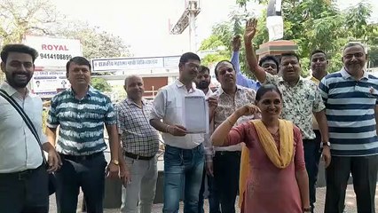 स्टाम्प वेंडर्स ने किया काम का बहिष्कार