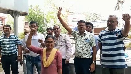 स्टाम्प वेंडर्स ने किया काम का बहिष्कार