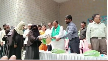 నిర్మల్: పేద ముస్లింలకు రంజాన్ కానుకల పంపిణీ